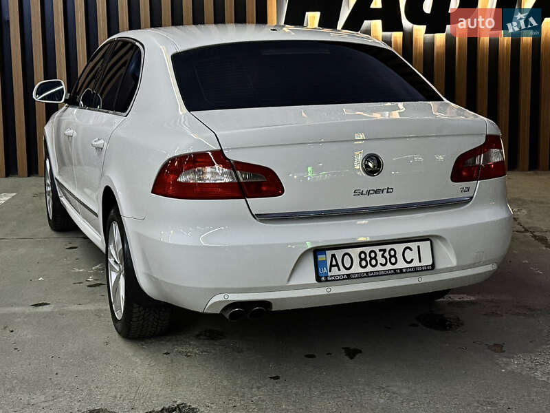 Ліфтбек Skoda Superb 2011 в Ужгороді