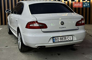 Лифтбек Skoda Superb 2011 в 