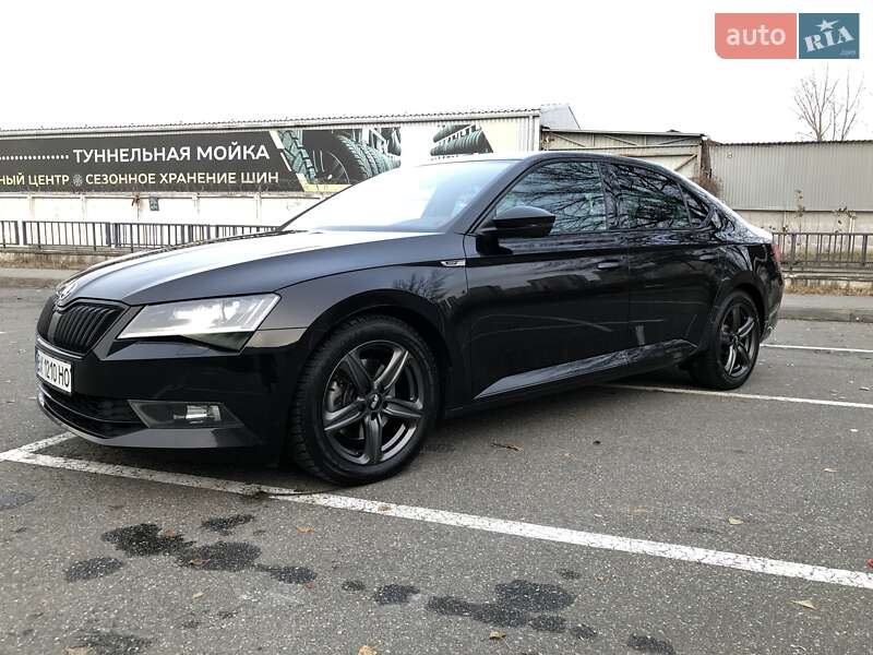 Лифтбек Skoda Superb 2019 в 