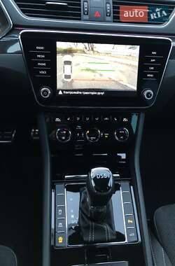 Лифтбек Skoda Superb 2019 в 