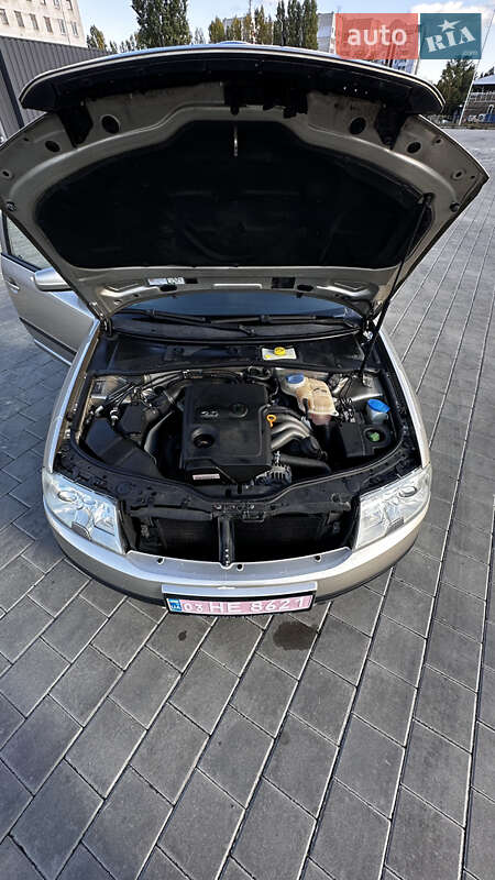 Лифтбек Skoda Superb 2003 в Черкассах