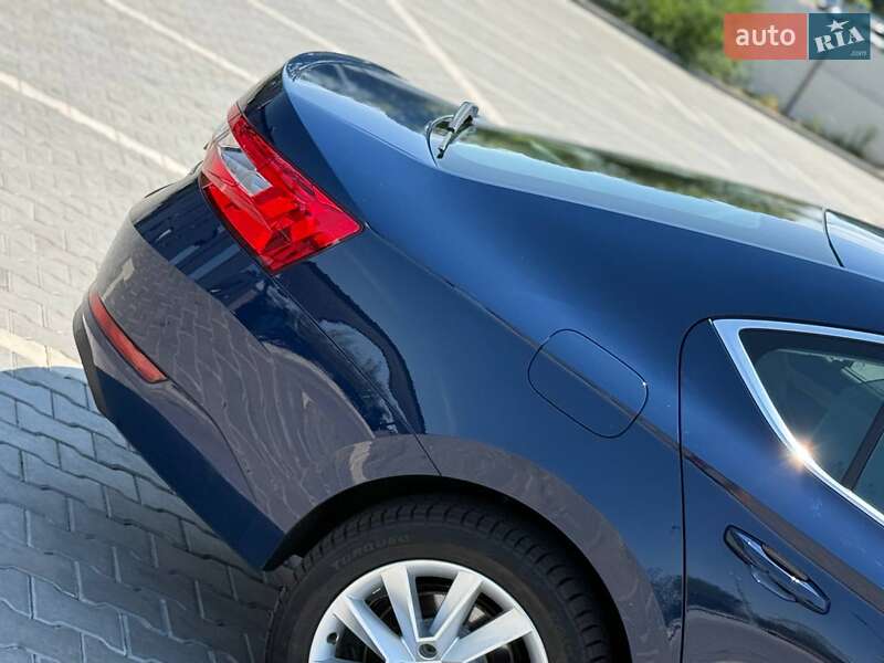 Лифтбек Skoda Superb 2015 в Кривом Роге