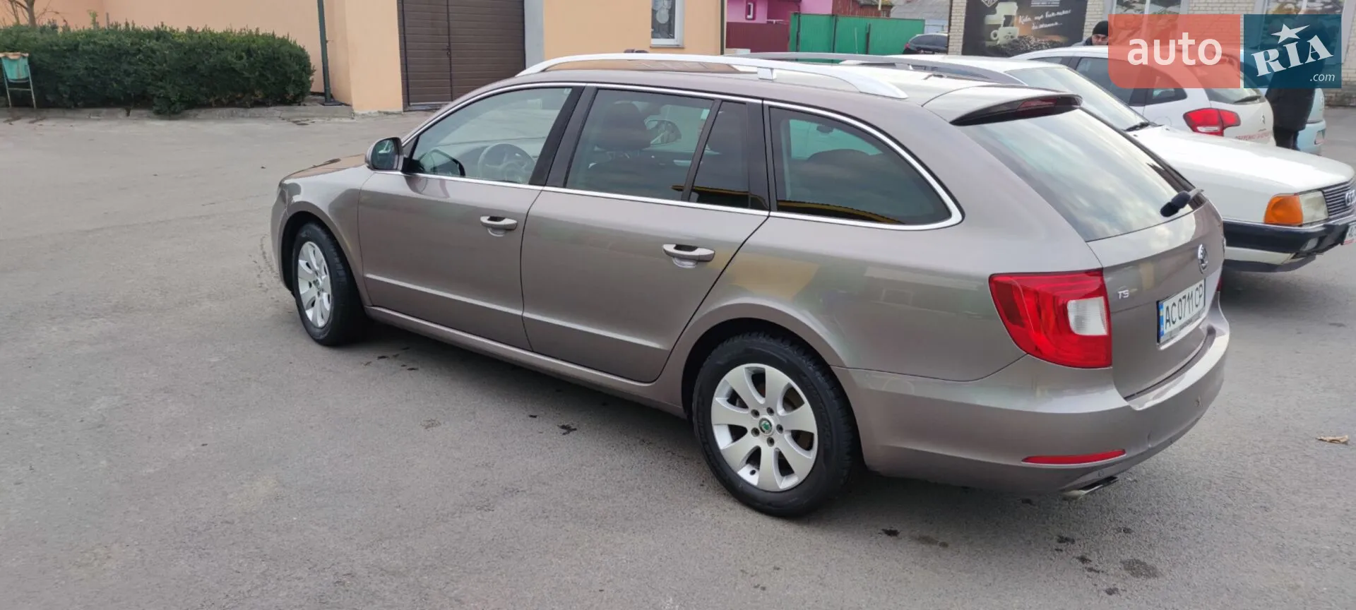 2011 Skoda Superb - мініатюра 4