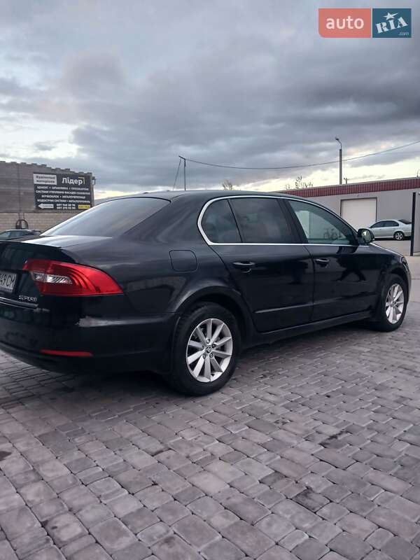 Лифтбек Skoda Superb 2014 в Нетешине