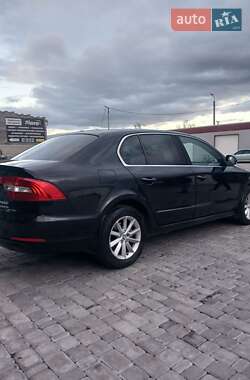 Лифтбек Skoda Superb 2014 в 