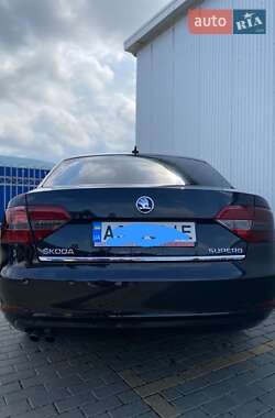 Ліфтбек Skoda Superb 2014 в  фото 4 Ліфтбек Skoda Superb 2014 в