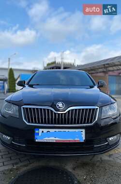 Ліфтбек Skoda Superb 2014 в  фото 16 Ліфтбек Skoda Superb 2014 в