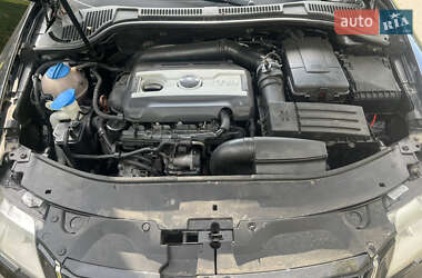 Лифтбек Skoda Superb 2013 в 