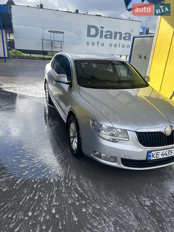 Лифтбек Skoda Superb 2011 в Тернополе