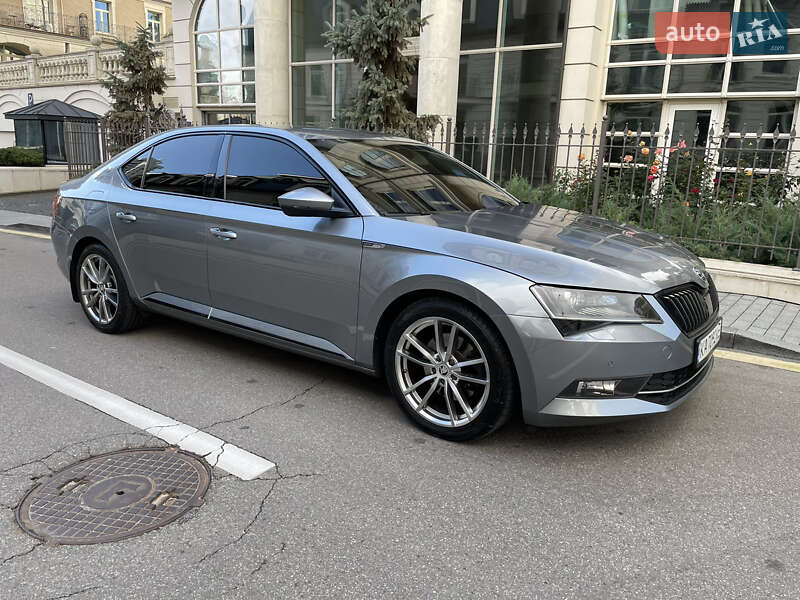 Лифтбек Skoda Superb 2015 в Киеве