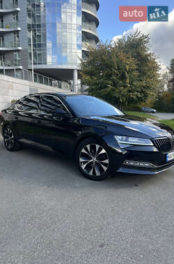Лифтбек Skoda Superb 2019 в 