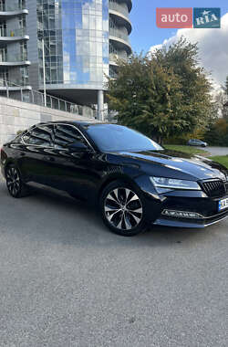 Лифтбек Skoda Superb 2019 в 