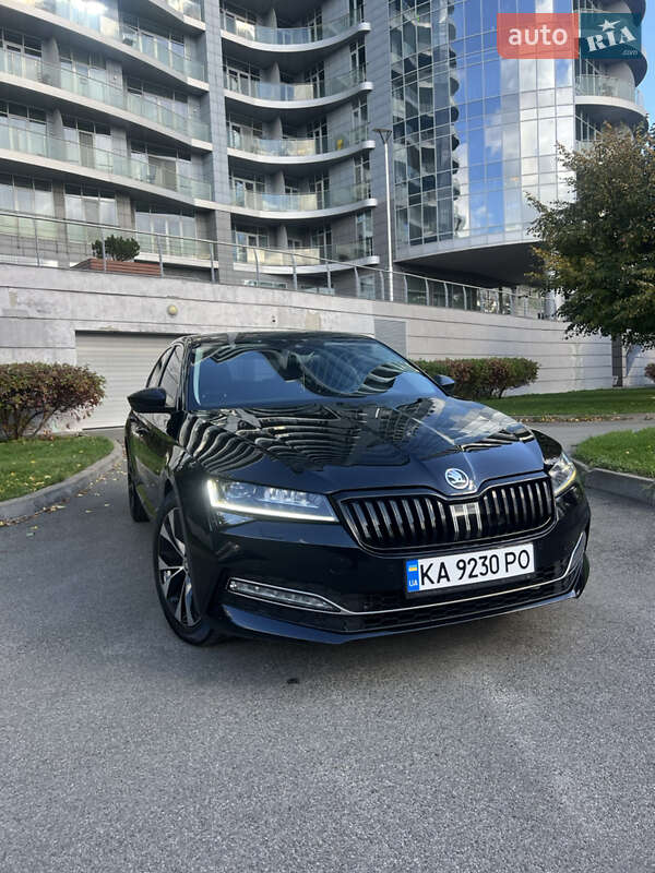 Лифтбек Skoda Superb 2019 в Киеве