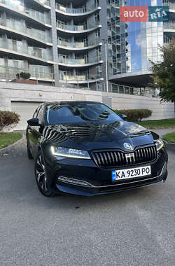 Лифтбек Skoda Superb 2019 в 