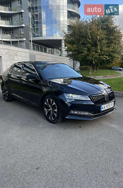 Лифтбек Skoda Superb 2019 в 
