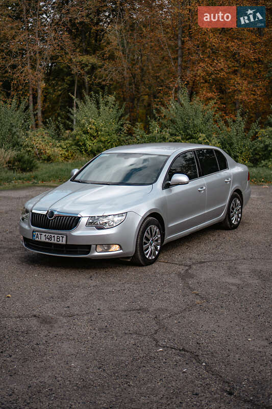 Лифтбек Skoda Superb 2012 в 