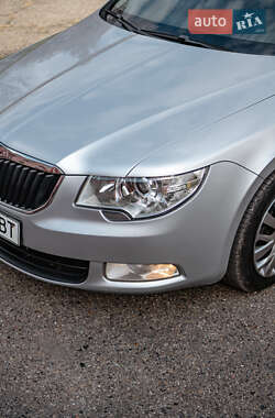 Лифтбек Skoda Superb 2012 в 