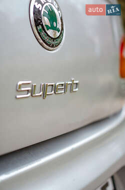 Лифтбек Skoda Superb 2012 в 