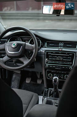Лифтбек Skoda Superb 2012 в 