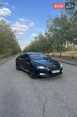 Лифтбек Skoda Superb 2015 в Запорожье