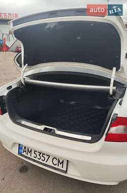 Лифтбек Skoda Superb 2011 в 