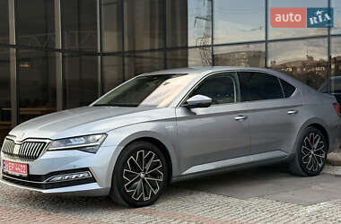 Лифтбек Skoda Superb 2022 в 