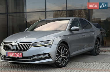Лифтбек Skoda Superb 2022 в 