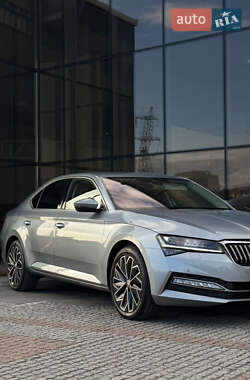 Лифтбек Skoda Superb 2022 в 
