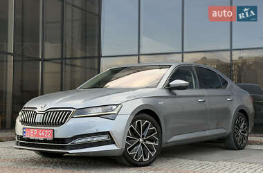Лифтбек Skoda Superb 2022 в 