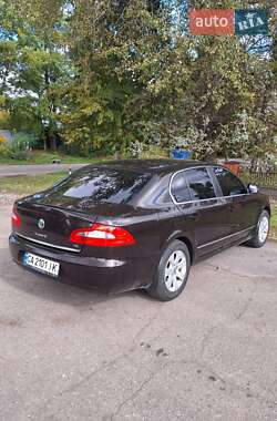 Лифтбек Skoda Superb 2013 в 