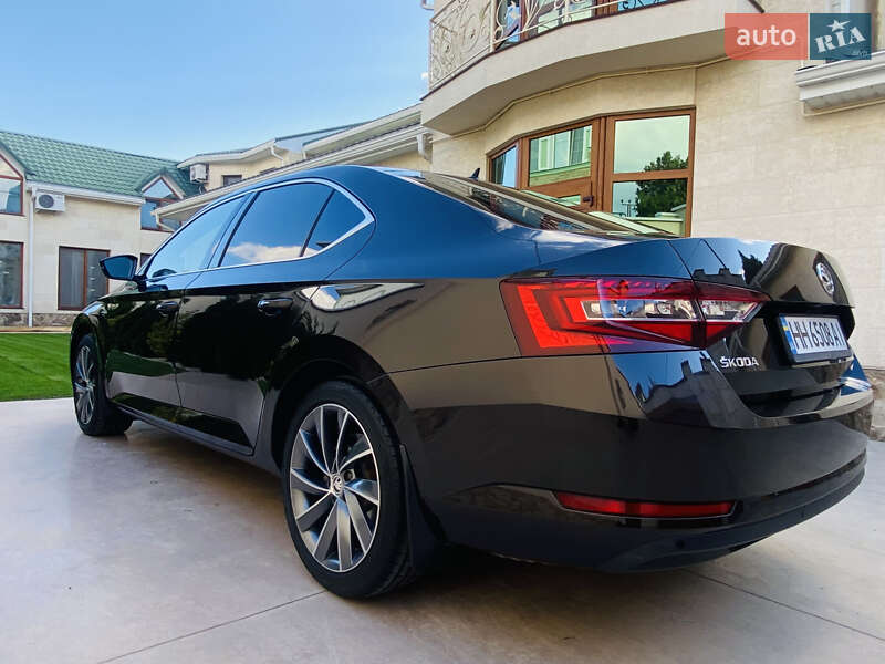 Лифтбек Skoda Superb 2017 в Одессе