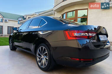 Ліфтбек Skoda Superb 2017 в 