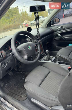Лифтбек Skoda Superb 2006 в 