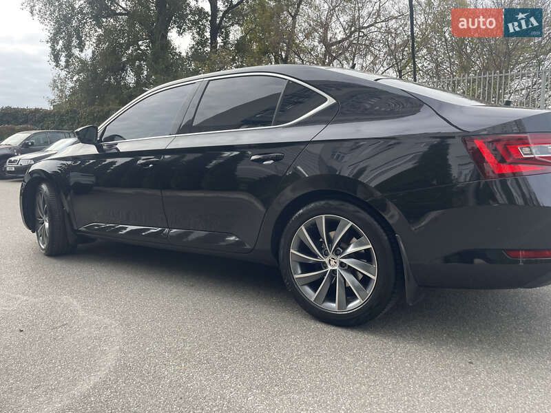 Ліфтбек Skoda Superb 2016 в Києві