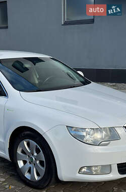 Ліфтбек Skoda Superb 2012 в 