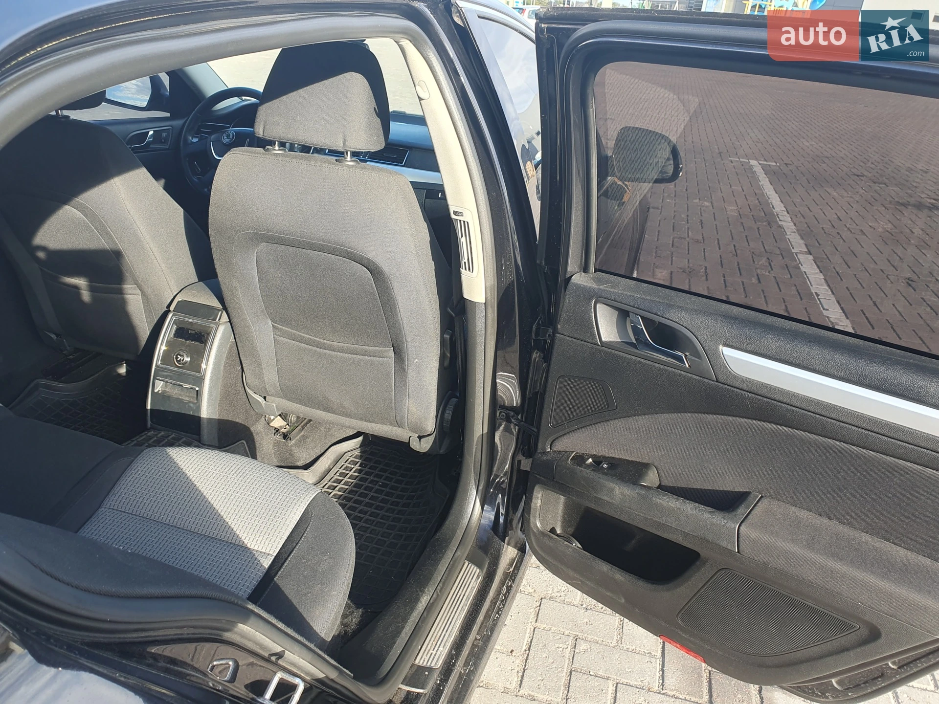 2010 Skoda Superb - мініатюра 13