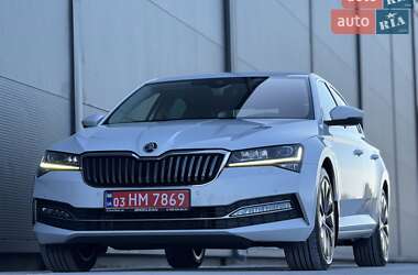 Лифтбек Skoda Superb 2022 в 