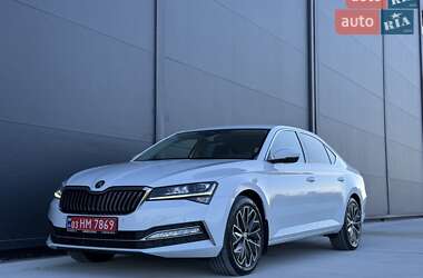 Лифтбек Skoda Superb 2022 в 