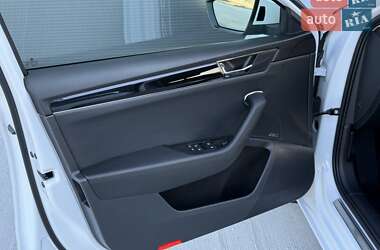 Лифтбек Skoda Superb 2022 в 