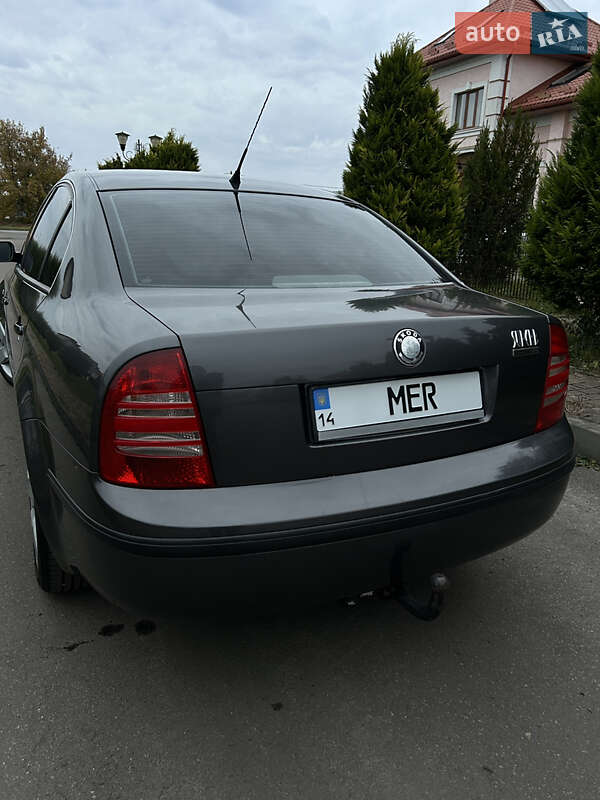 Ліфтбек Skoda Superb 2002 в Шептицькому