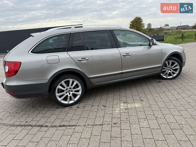 Універсал Skoda Superb 2013 в Львові