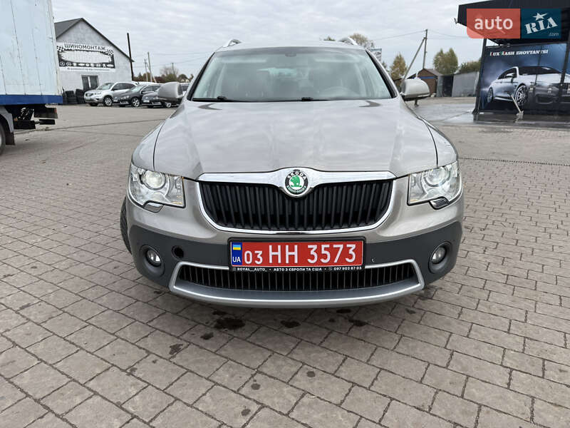Універсал Skoda Superb 2013 в Львові