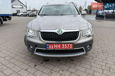 Універсал Skoda Superb 2013 в 