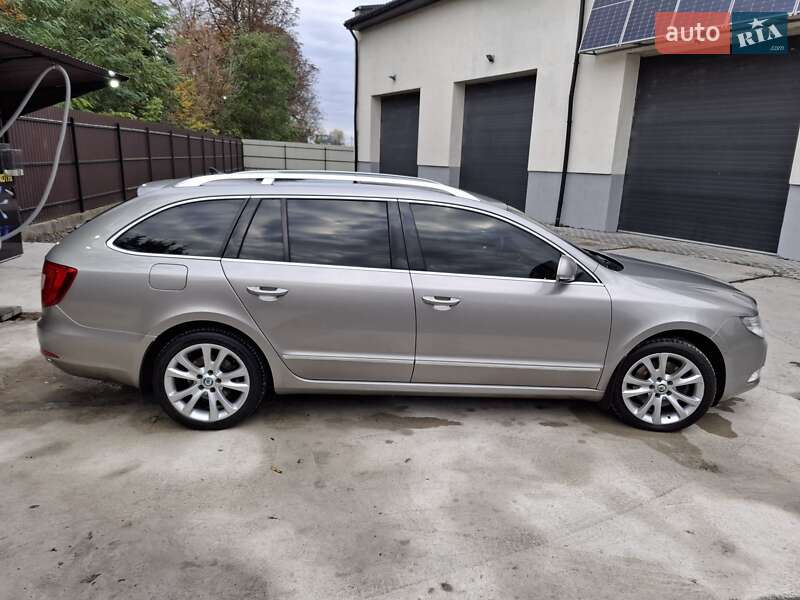 Універсал Skoda Superb 2011 в 