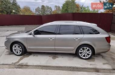 Универсал Skoda Superb 2011 в Бурштыне