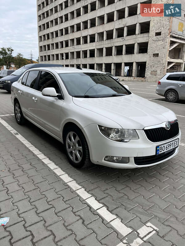 Ліфтбек Skoda Superb 2013 в Тернополі