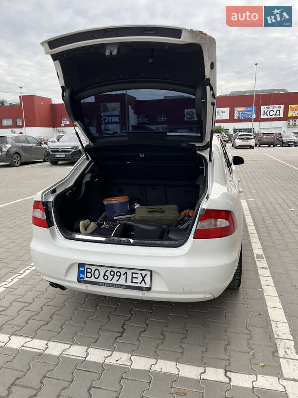 Ліфтбек Skoda Superb 2013 в Тернополі
