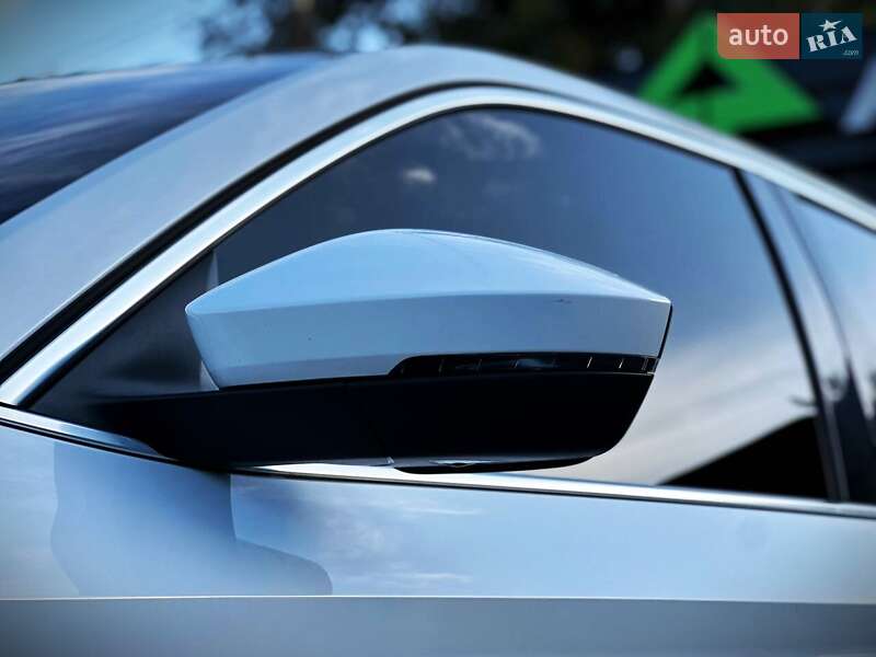 Лифтбек Skoda Superb 2019 в Киеве