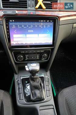 Лифтбек Skoda Superb 2011 в 