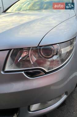Лифтбек Skoda Superb 2011 в 